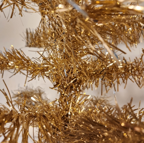 Vintage 24" Gold Aluminum Table Top Tinsel Christmas Tree With Wooden Base - Picture 9 of 11